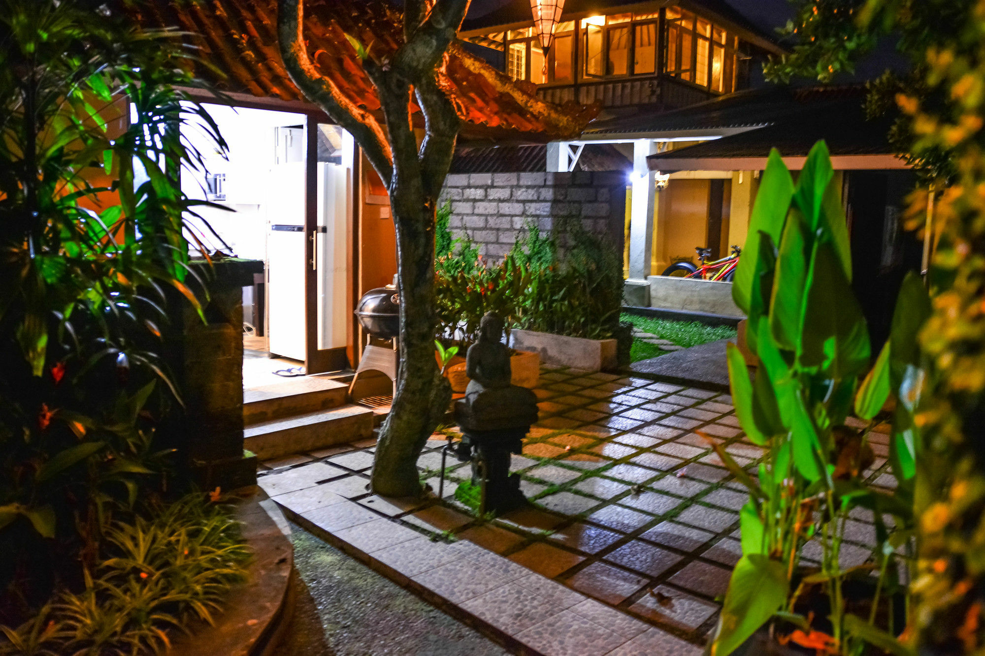 Hotel Griya Sriwedari Ubud Exterior foto